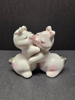 50s Anthropomorphic Van Tellingen Hugging Bunny Salt & Pepper Shakers Bunny Hug